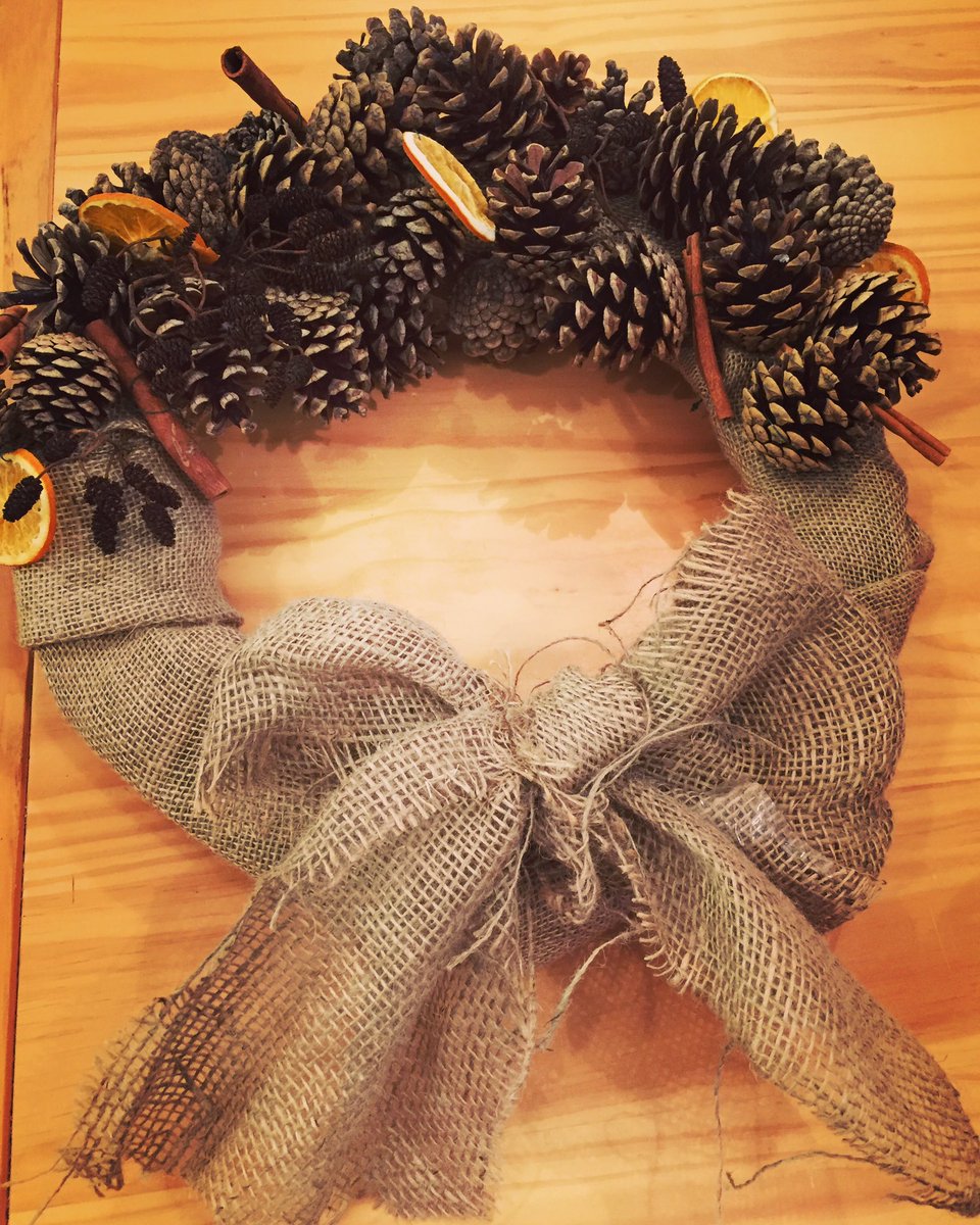 vintagesewingbu's tweet photo. gorgeous wreaths from last nights workshop #craft #christmascraft #festivecraft #pinecone #wreath #rustic #vintage #cinamon #craftworkshop https://t.co/eRobemCJ9S
