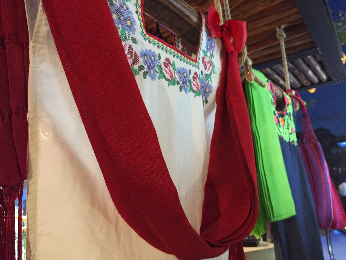 RevistaPlayarts's tweet photo. ¿Ya conocen los bordados y #diseño de #BonitaMia? Hecho en #Yucatan y los puedes encontrar en @playacarcenter #PlayaDelCarmen 💕 https://t.co/vBjEzQ6Ycp