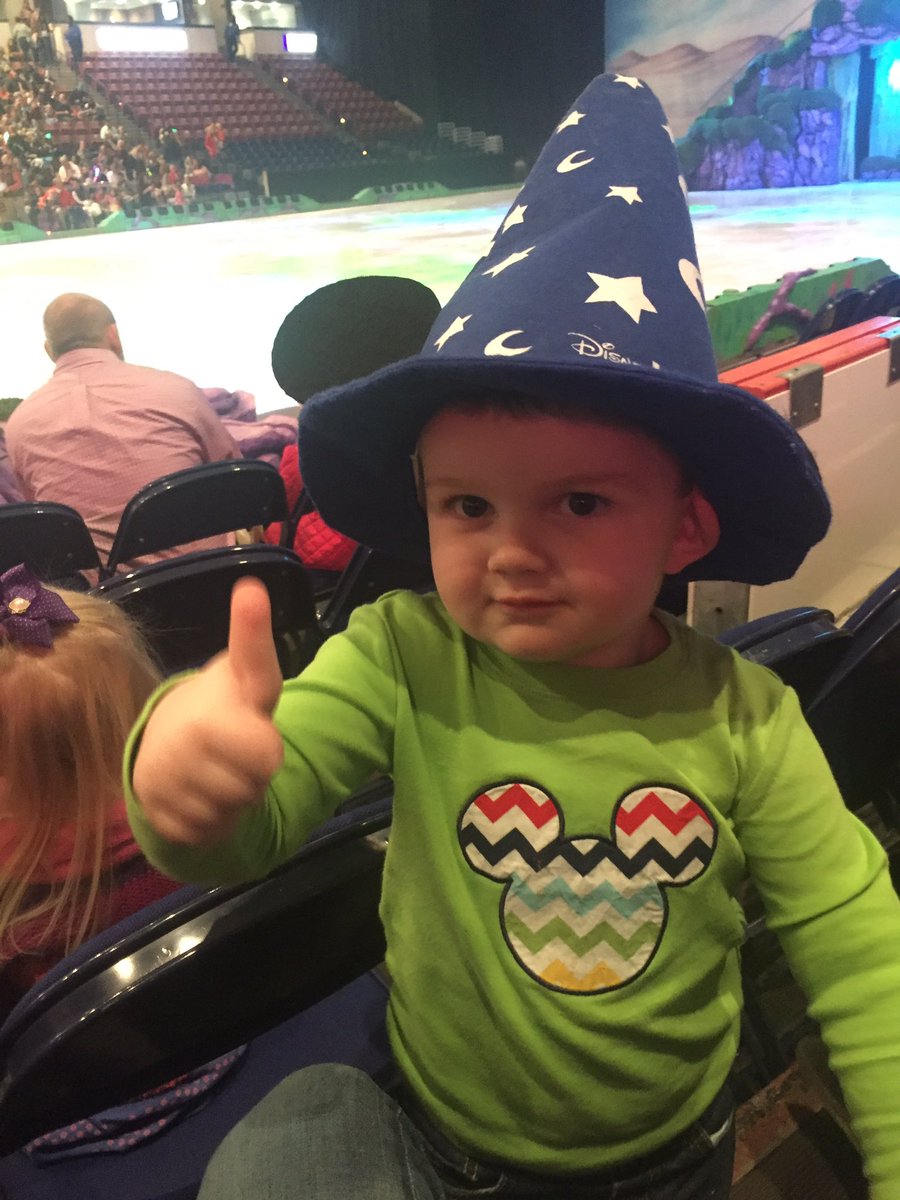 ratkins79's tweet photo. #disneyonice #DreamBig https://t.co/9ymhKDUvqs