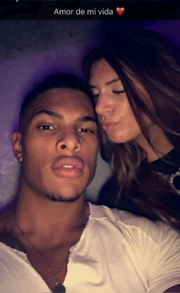 TeamMaevin's tweet photo. Marvin et l'amor de su vida (Amour de sa vie) ❤ bonne nuit à la #TeamMaevin! #SS10 #TrueLove 💜 https://t.co/OVZmaYAm7c