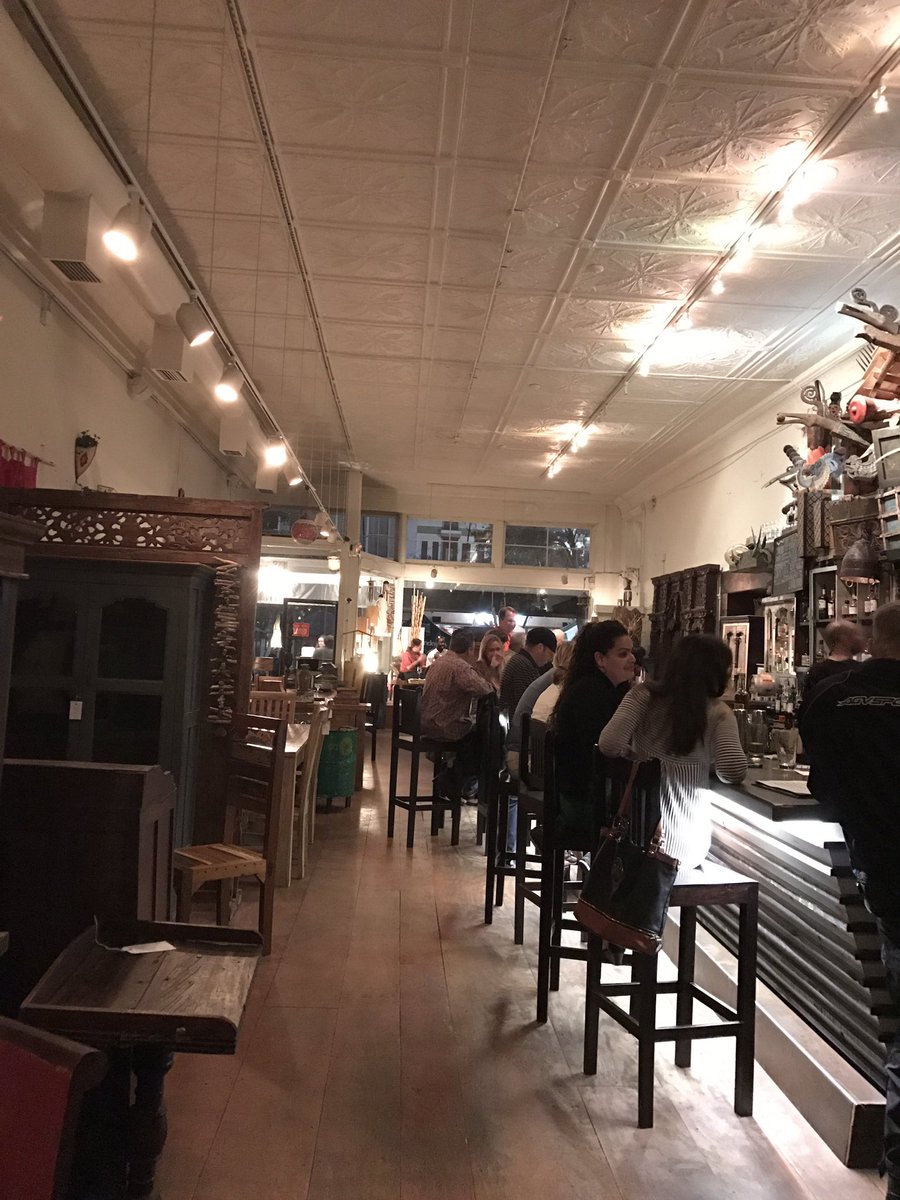 ColleenAttara's tweet photo. Mixed media in real time. Bar by night. Salvaged furniture store by day. #imperial #stanford #florida #brilliant https://t.co/wJ44lruZyo