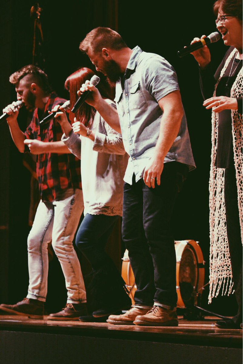LinkUnionMusic's tweet photo. Friends! Help us get to 5,000 likes on Facebook! Share your favorite video or picture of #linkunion with your friends! #thankyou https://t.co/38QxH2ClMq