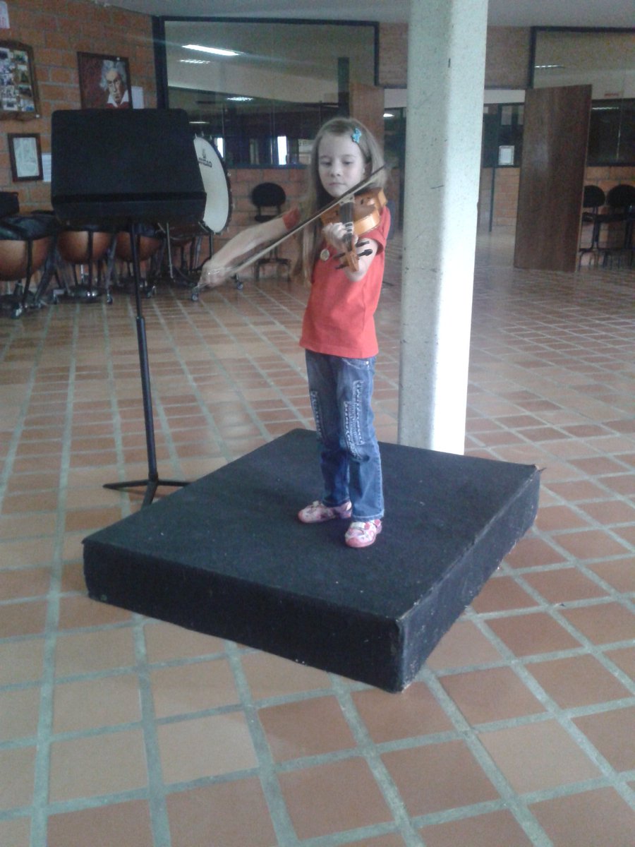 Mirian Freites en su recital de violin. <a href="/NucleoCamaguan/">Núcleo Camaguán</a> <a href="/SistemaGuarico/">Sistema Orq. Guárico</a> <a href="/elsistema/">El Sistema</a>