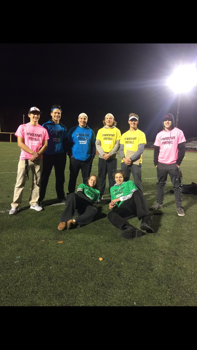 AZoltowski's tweet photo. Had a lot of fun tonight coaching and all for a good cause ππ€πΌ#powderpuff2k16 https://t.co/vsTk8YlXXq