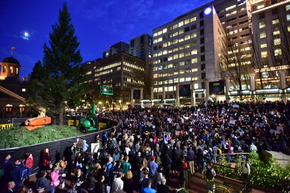 Jimryan015's tweet photo. The @Oregonian's latest about tonight's #NotMyPresident protest in Portland: https://t.co/sH7XgGg50d https://t.co/wknz61EhlL