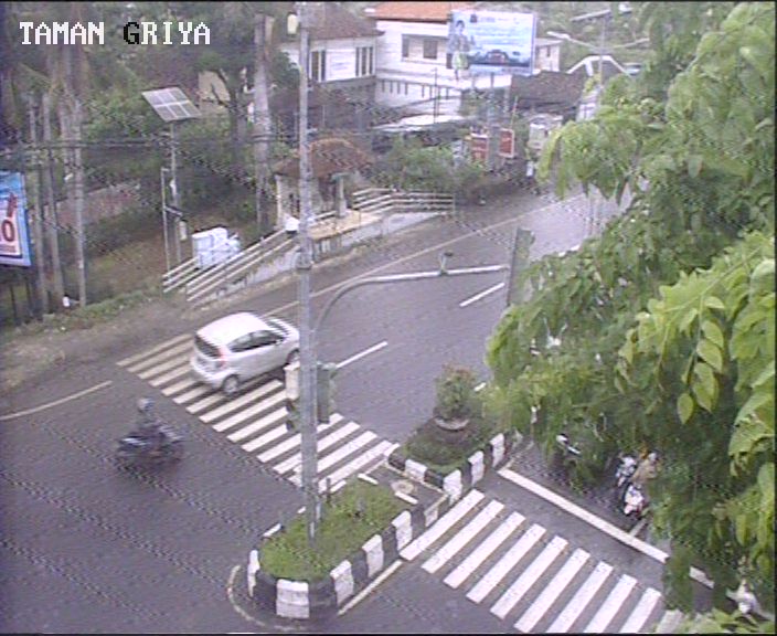 JUMAT, 11-11-2016, ( 12:00 ) Kondisi lalin simpang TAMAN GRIYA terpantau LANCAR.