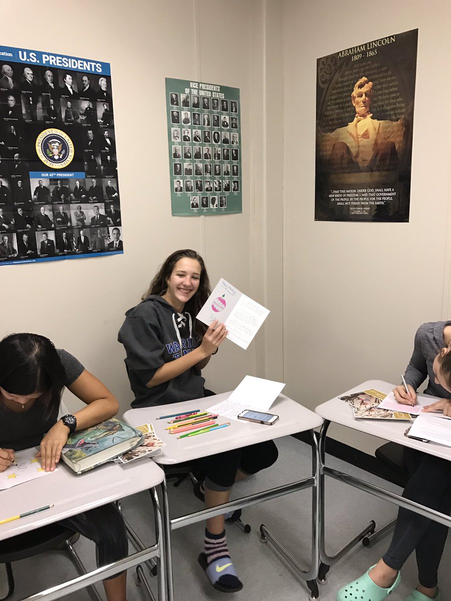 BHSperspectives's tweet photo. Writing Christmas cards for veterans! 🎄🌟 https://t.co/nVT337c4M3