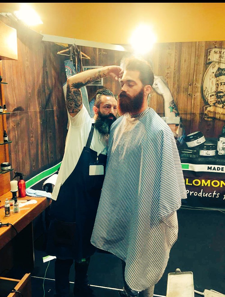 beardfede's tweet image. @barbermacth @TheBarberPost @beardedstoner @bearded_kuma #beardoil #barbershop #moda #barberlove #haircut #BearDown #BeardsOfAXN #xf10