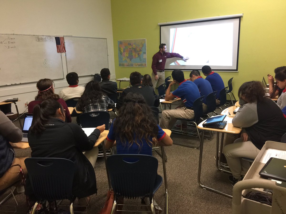 Thanks <a href="/txamiu/">Texas A&M International University</a> for giving the Resume and Scholarship Essay workshop to our seniors!
<a href="/HsaLaredo/">HSA Laredo</a>