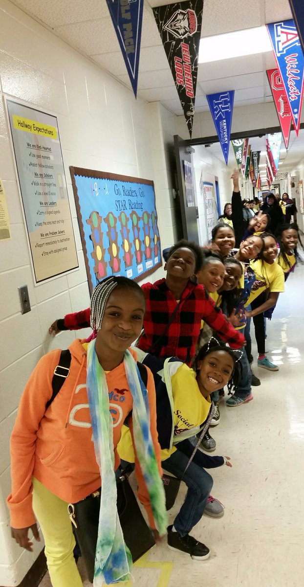KHardy228's tweet photo. @sims_ivyleague .....Social Butterflies going on their Field Trip!! #Level4learning #ready https://t.co/ZluQFGJlOm