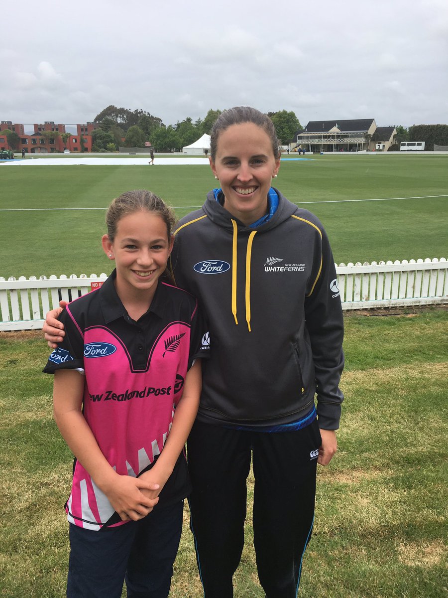 GTH1976's tweet photo. Great to watch @AmySatterthwait scoring 137* at Burt Sutcliffe today #whiteferns #classbatting💯 https://t.co/5mOVWAt87E