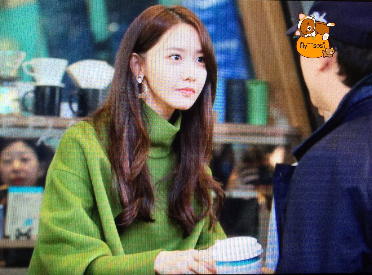 [PIC][11-11-2016]YoonA tham dự sự kiện chiêu đãi Cafe cho 100 Fan hâm mộ mừng Rating 5% của "THE K2" vào hôm nay Cw929V4VEAAIu9g