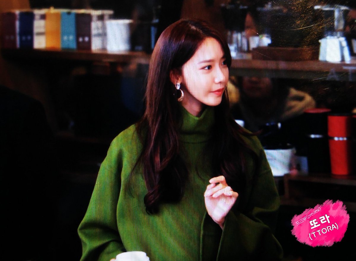 [PIC][11-11-2016]YoonA tham dự sự kiện chiêu đãi Cafe cho 100 Fan hâm mộ mừng Rating 5% của "THE K2" vào hôm nay Cw92QhOUcAE-_46