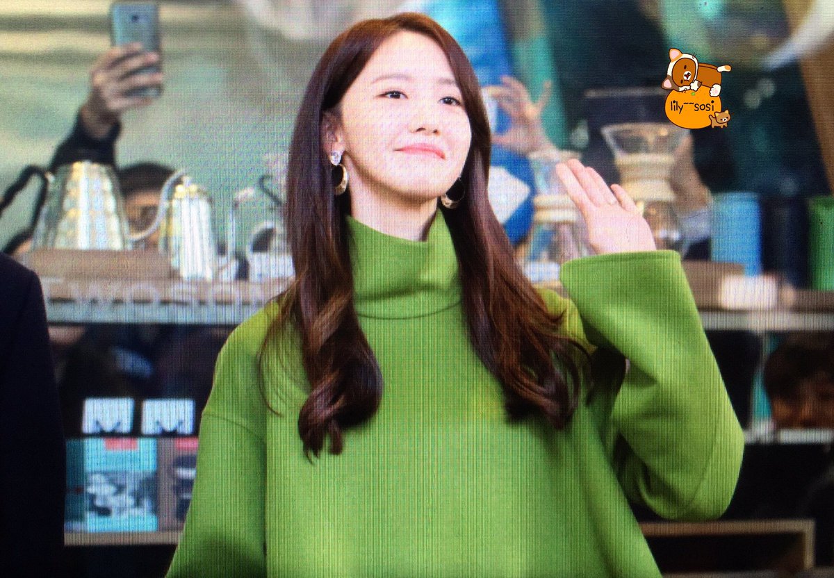 [PIC][11-11-2016]YoonA tham dự sự kiện chiêu đãi Cafe cho 100 Fan hâm mộ mừng Rating 5% của "THE K2" vào hôm nay Cw92vFlUcAABfdv