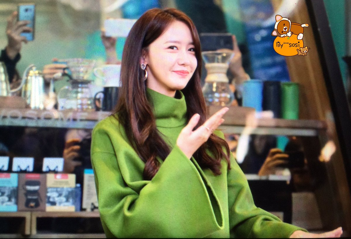 [PIC][11-11-2016]YoonA tham dự sự kiện chiêu đãi Cafe cho 100 Fan hâm mộ mừng Rating 5% của "THE K2" vào hôm nay Cw92vLWVEAAlEt3