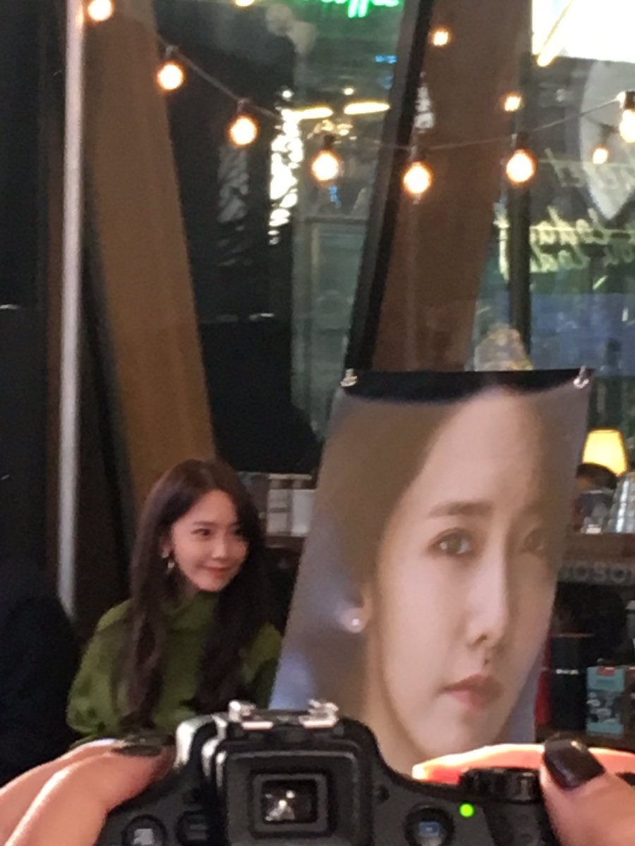 [PIC][11-11-2016]YoonA tham dự sự kiện chiêu đãi Cafe cho 100 Fan hâm mộ mừng Rating 5% của "THE K2" vào hôm nay Cw93oX2VIAAwTkw