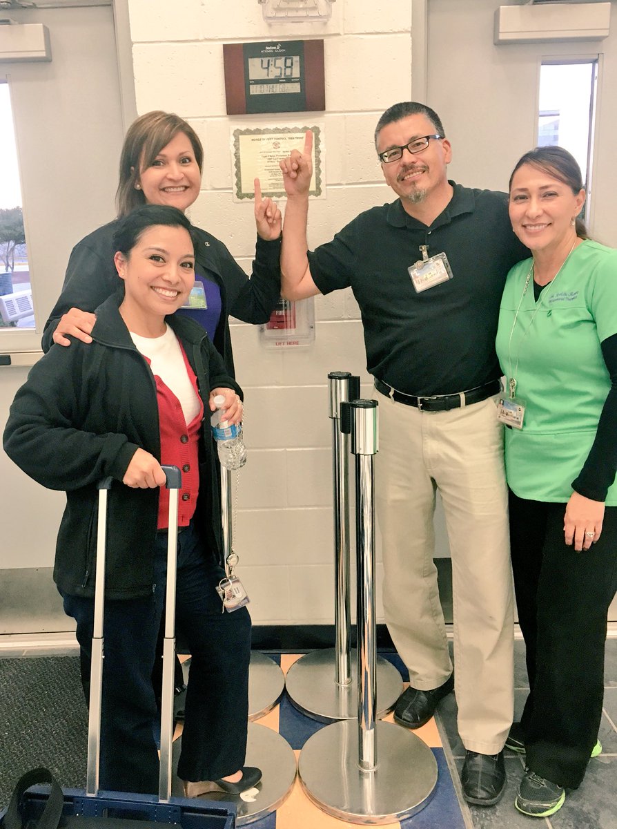 AParedez_SLP's tweet image. SISD SPED support staff working hard for the students and staff of SISD! ⌛️😉👍 #TeamSISD #SISD_SPED