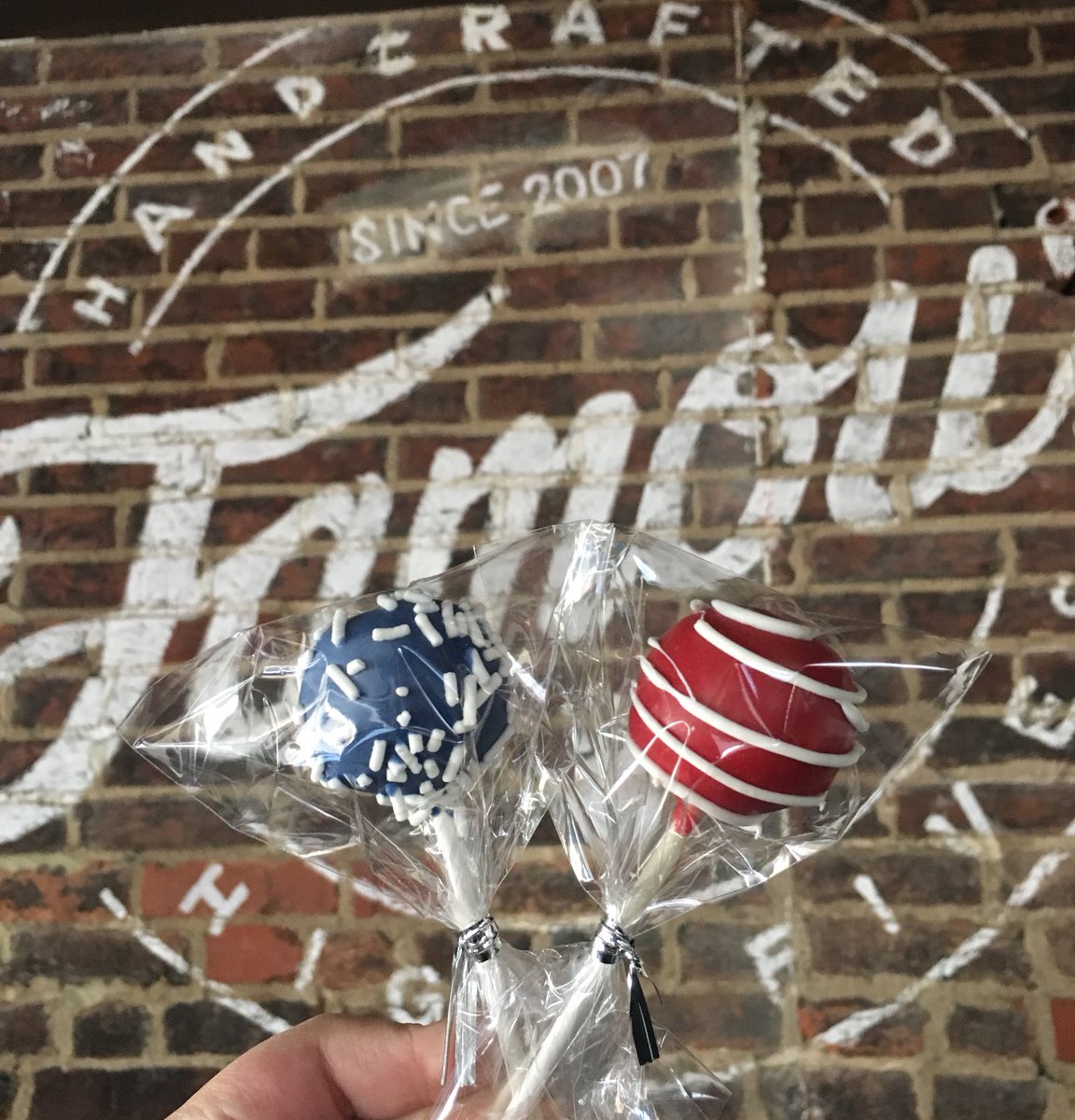 Alexandria Cake Pops (eatacakepop) Twitter