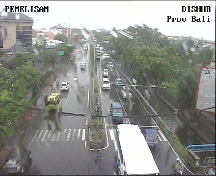 JUMAT, 11-11-2016, ( 13:00 ) Kondisi arus lalin simpang PEMELISAN SAKENAN terpantau LANCAR.