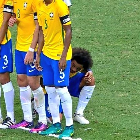 Antoniosenna7's tweet photo. Nossa eles vão pular vou pega uma na cara https://t.co/6ivW37Fu0I