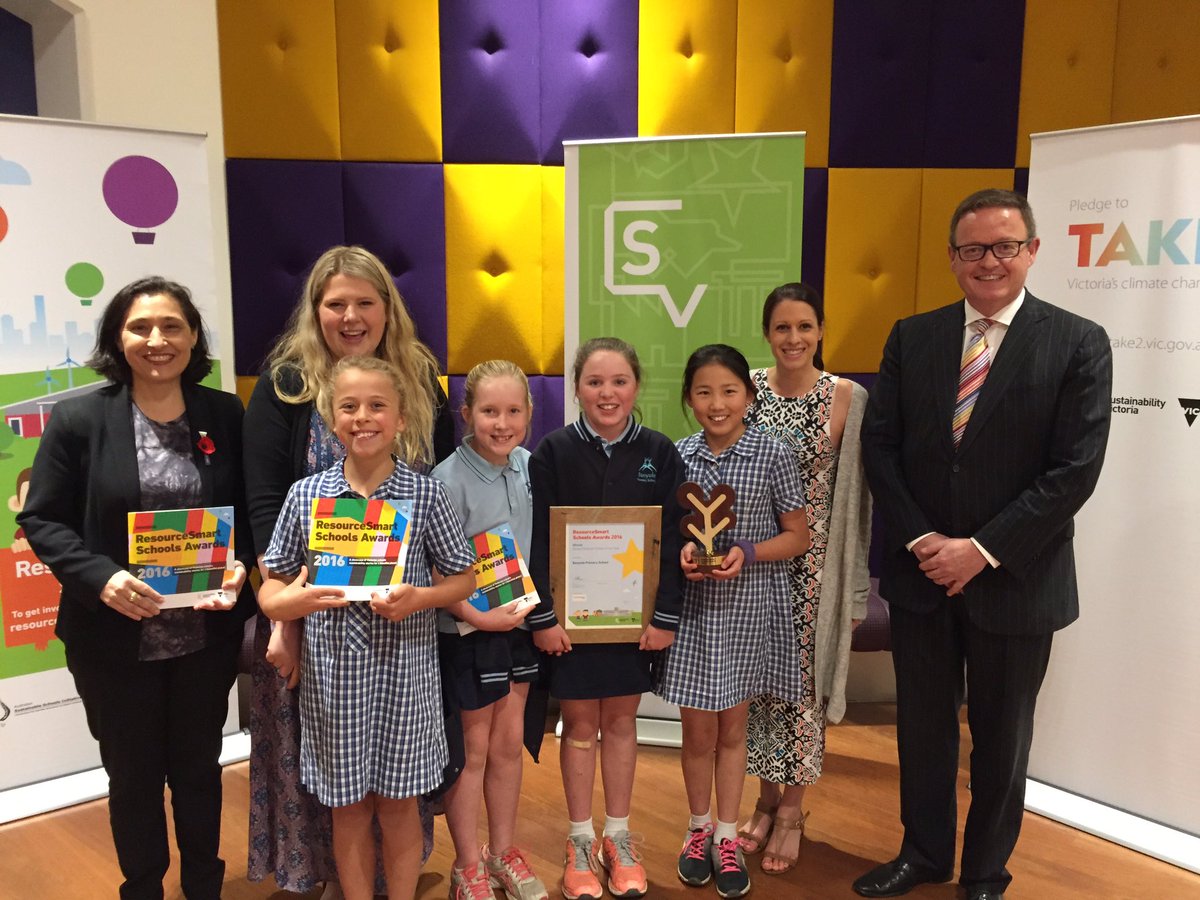 LilyDAmbrosioMP's tweet photo. Congratulations to the students/staff at Banyule Primary. Winners of the 2016 @MomentumEnergy #ResourceSmartSchool of the Year! 🏆 #RSSA2016 https://t.co/m4xhyKbJFM