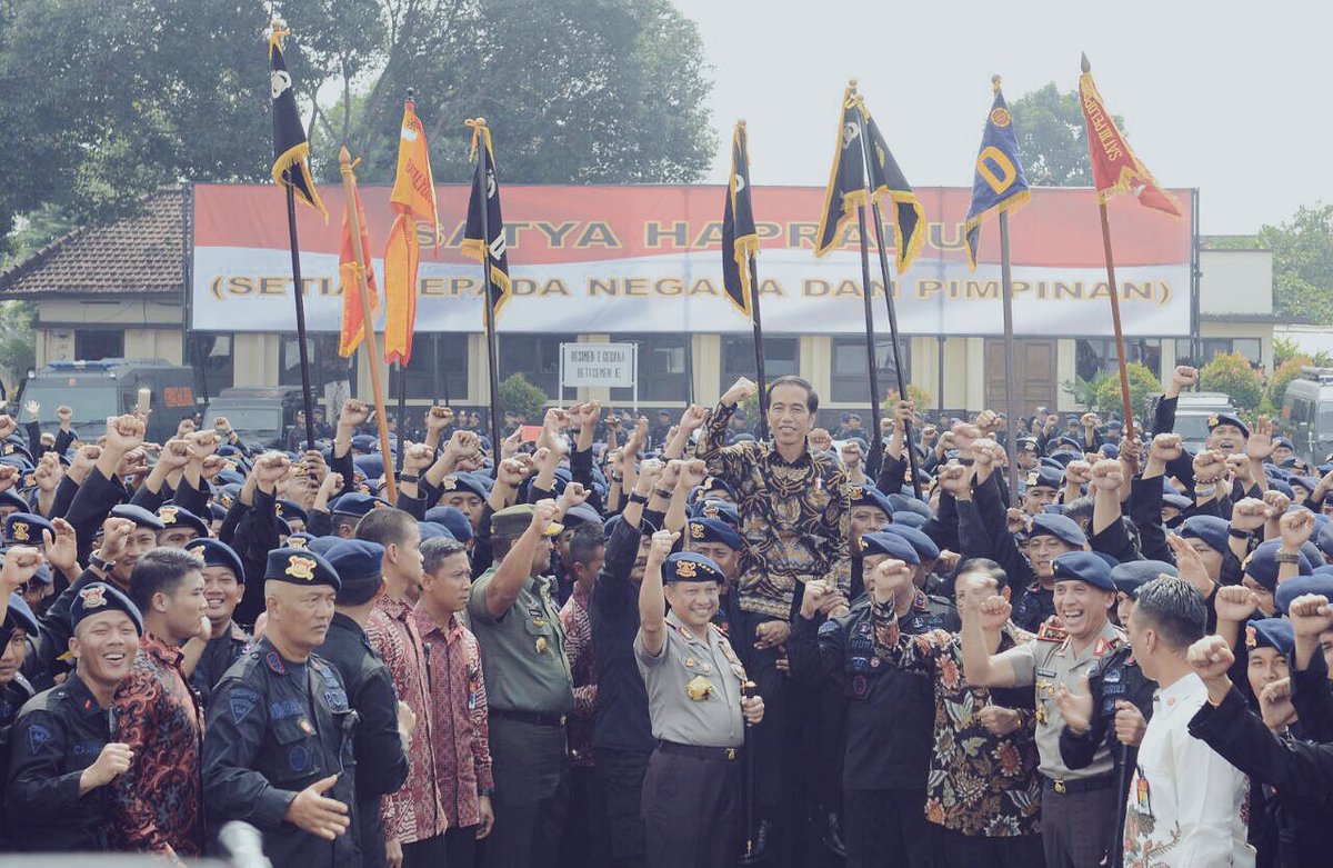 Brimob harus jadi pelopor persatuan penjaga kebhinnekaan. Indonesia contoh terbaik bagi dunia dalam mengelola keberagaman -Jkw