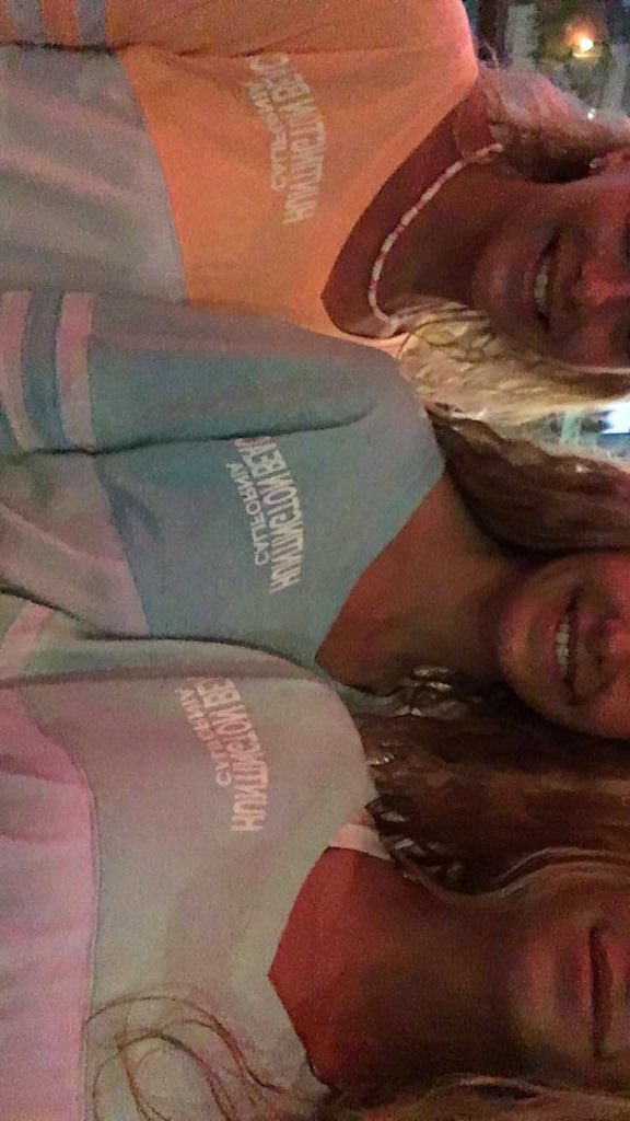ashlyn_bird's tweet photo. Love my twinnies💗💗 hbd favs😘 https://t.co/hlCV5gNoON
