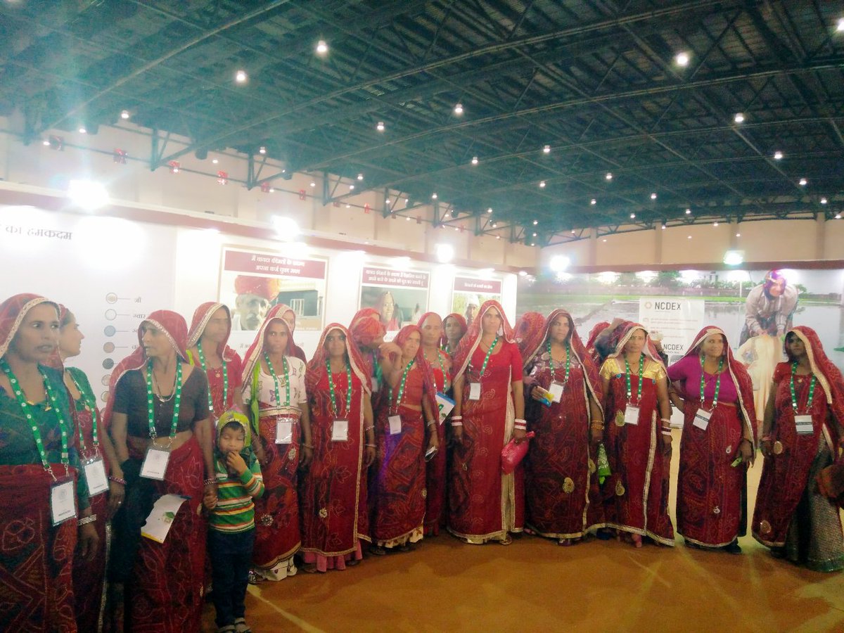 ncdexofficial's tweet image. A group of women farmers from Jhunjhunu, Sikar grace NCDEX stall at #GRAM2016