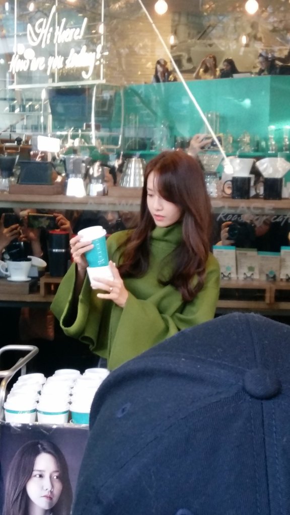 [PIC][11-11-2016]YoonA tham dự sự kiện chiêu đãi Cafe cho 100 Fan hâm mộ mừng Rating 5% của "THE K2" vào hôm nay Cw9t2NEUsAAK1s7