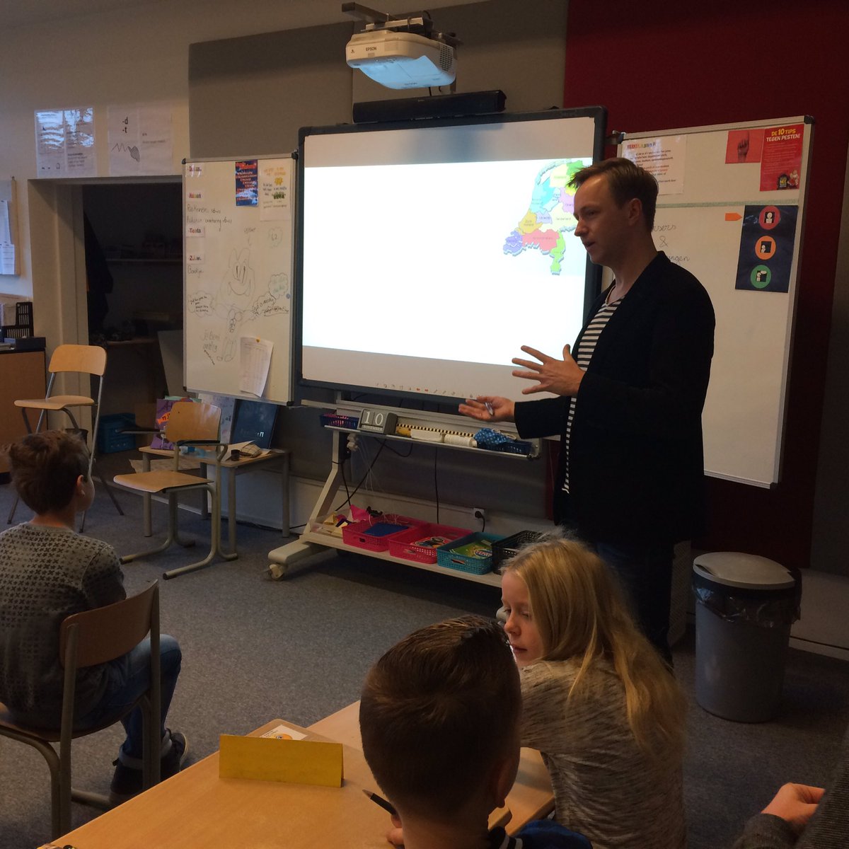 Gastles van Ronald Buitenhuis in groep 7&amp;8 over Leiders en Regeringen #IPC