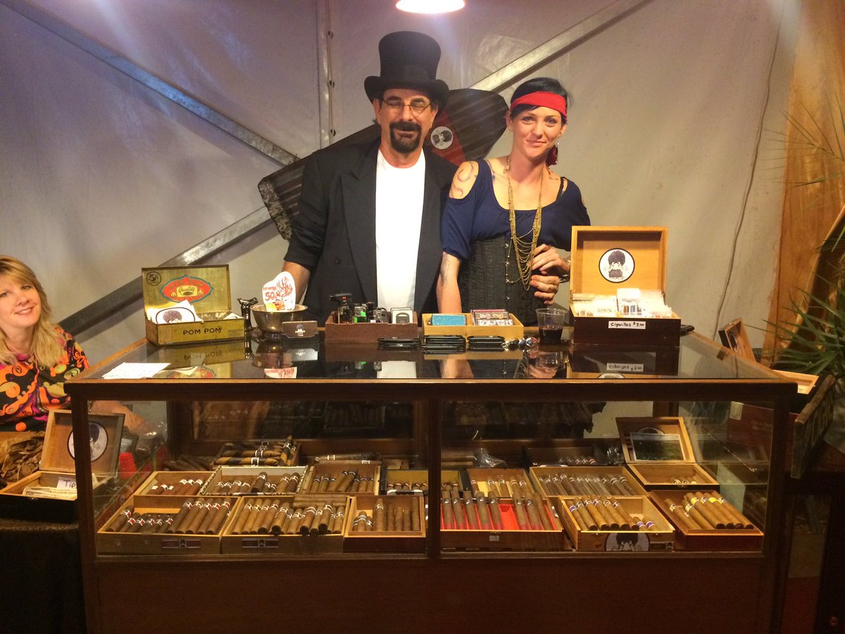 cavemancigar's tweet photo. Last night was another great time in the Texas Renaissance Festival, After Dark Pavilion, Caveman Cigar Lounge! https://t.co/zRBItvdMbh