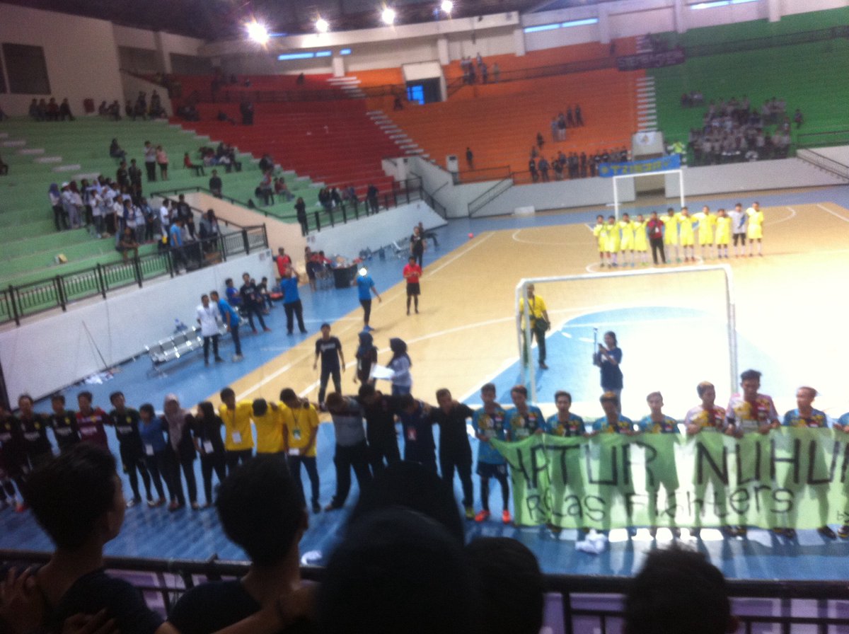 RolasFighters_'s tweet photo. by futsal rolas "matur nuhun rolasfighters 3th" dan bersama futsal 13 bersama megenang jasa alm. guru kita. 1 stadion trimkasih https://t.co/dHpDlukGt7
