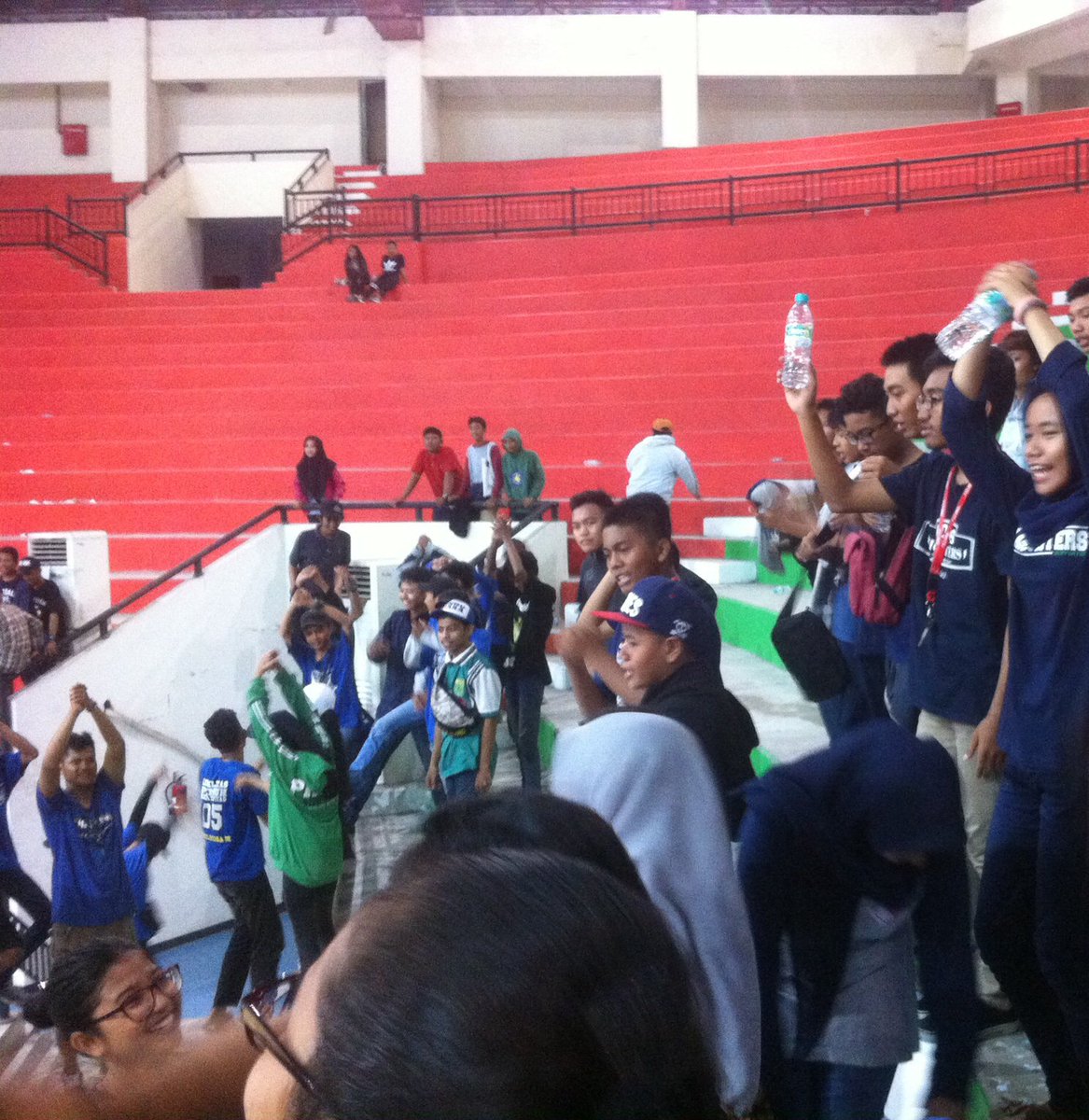 stemba mania selamat ulngtahun yg ke 5th. dan causal ju. trimksih sudah bersama dekat kami. semuanyaaaa matursuwon