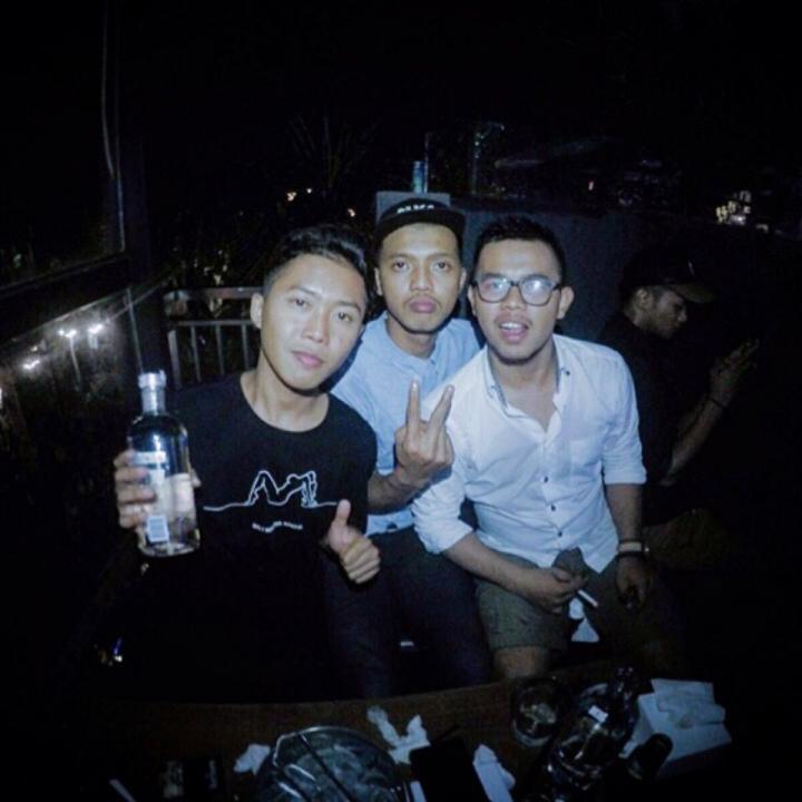 Come hangout with me on #BIGOLIVE. web.live.bigo.sg/2116874694_147…