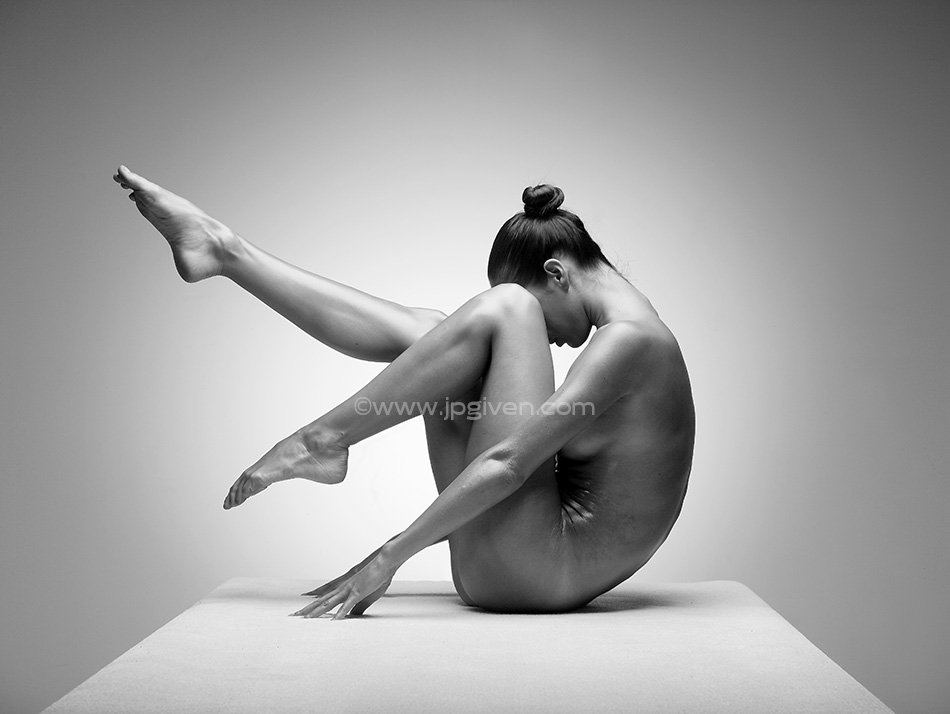 jp_given's tweet image. From the #artphotography series #symmetry created in #europe
#art #photography #blackwhite #Galleries