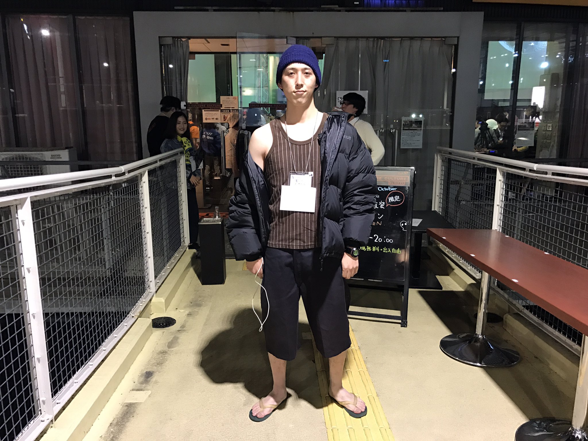 تويتر くれ えいぞう على تويتر 地味な仮装限定ハロウィン 暑いのか寒いのかよくわからない人 です 地味ハロウィン T Co Kk37wakgbd