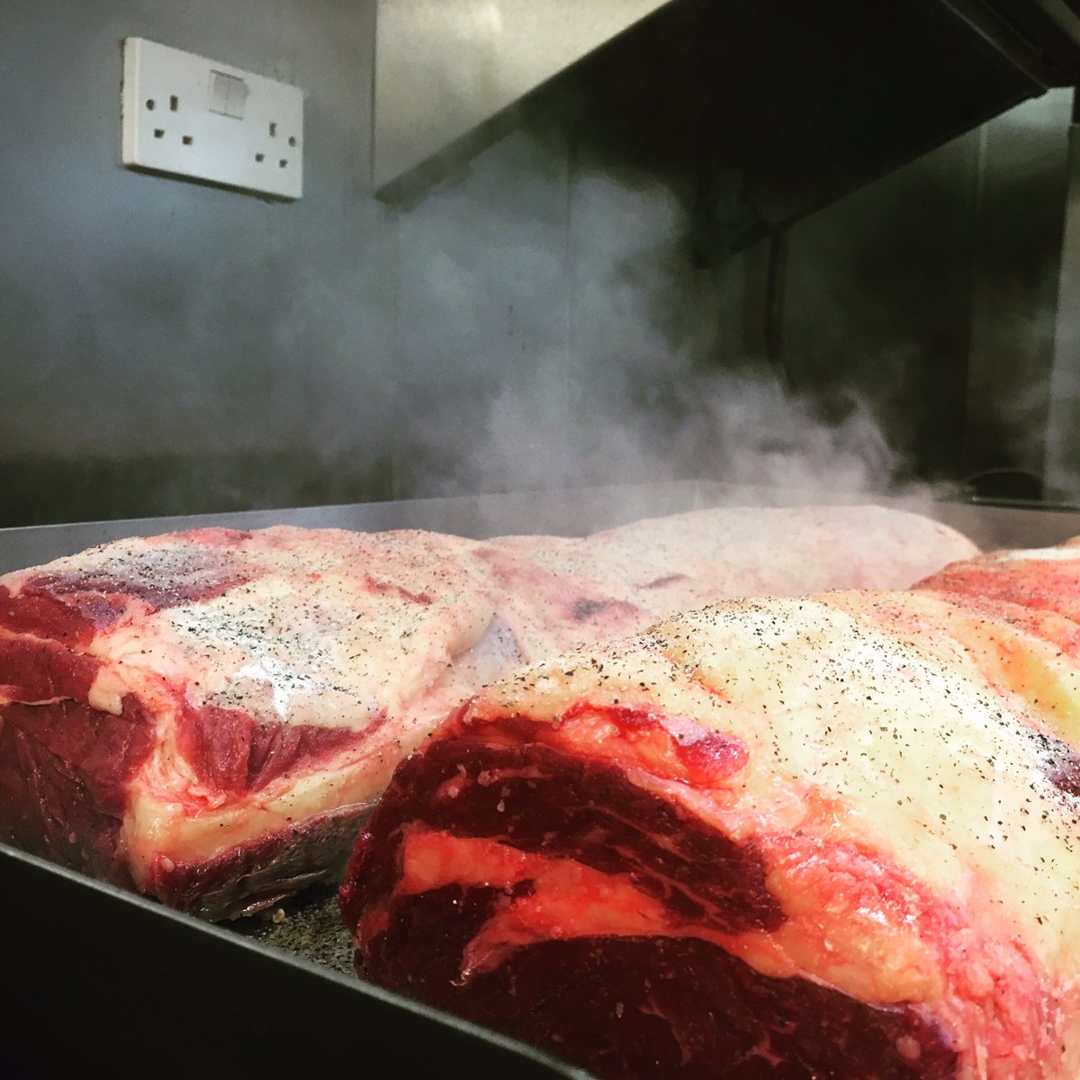 7_cormac's tweet photo. Who's ready for there hangover cure Sunday beef at the ready #Trinity #work #SundayRoast #trinityarms https://t.co/B6a5kbkMRp