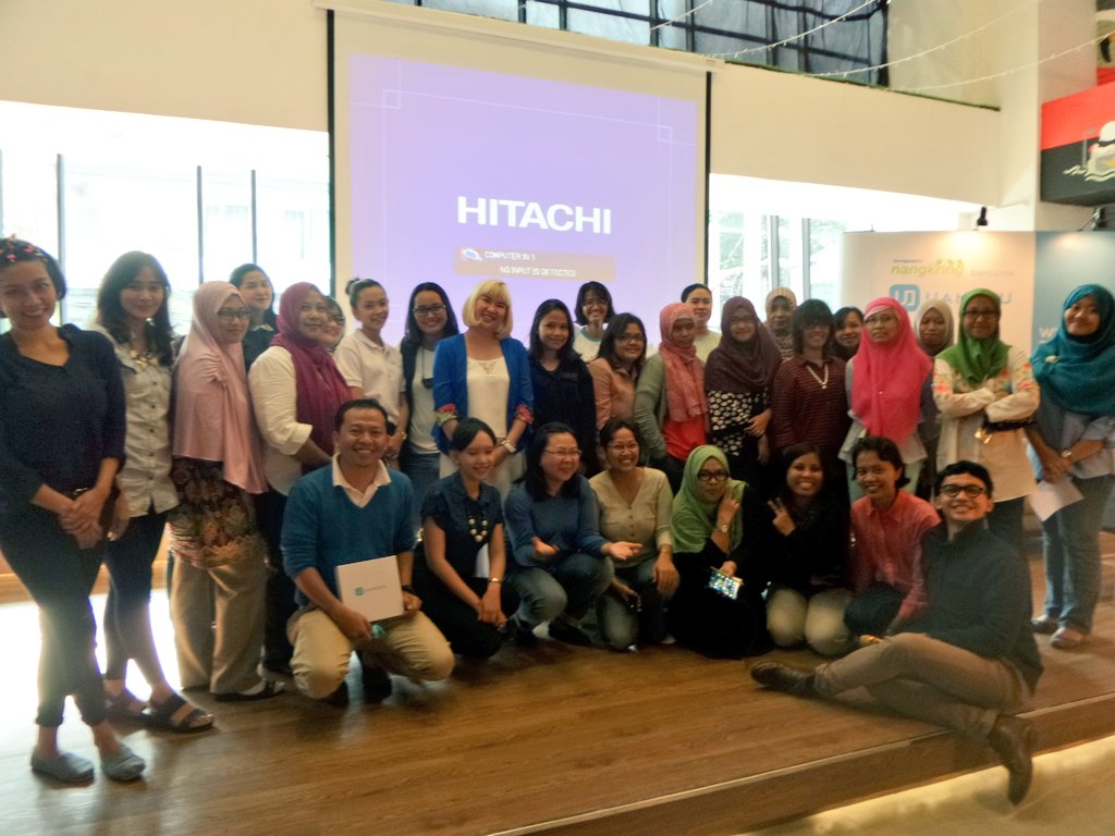 harrismaul's tweet photo. Berasa paling ganteng di acara #FUNanciallyBetter bersama @UANGKUID dan Ladisiana @kompasiana  #UANGKUID #nangkring #socialshopping 😉 https://t.co/U8sFNv2Uw4