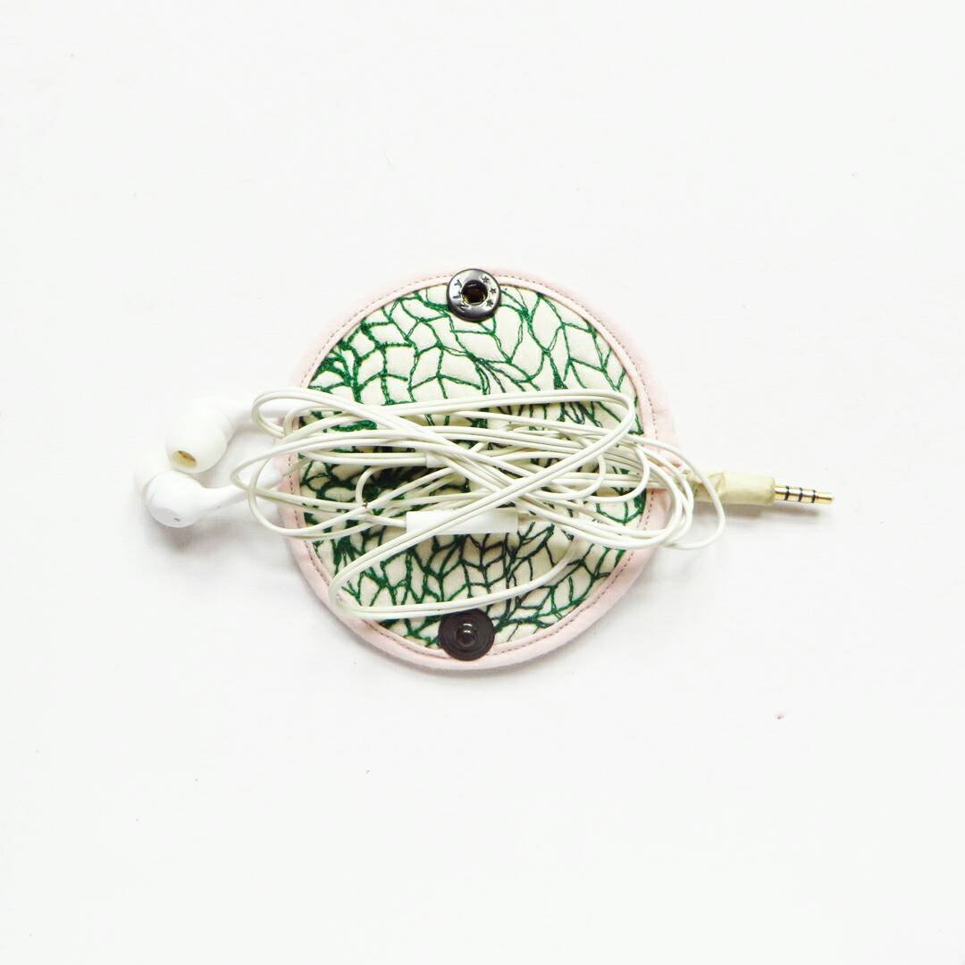 kuskatstudio's tweet image. Embroidered earphone holder, earplug keeper, cable organizer, iphone cable… tuppu.net/aeba63f9 #tprtg #CordWrap