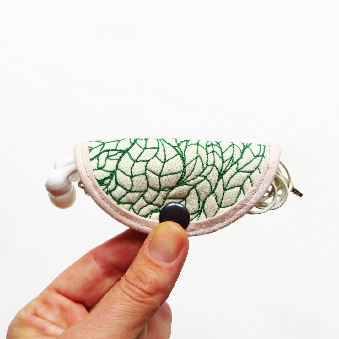 kuskatstudio's tweet image. Embroidered earphone holder, earplug keeper, cable organizer, iphone cable… tuppu.net/aeba63f9 #tprtg #CordWrap