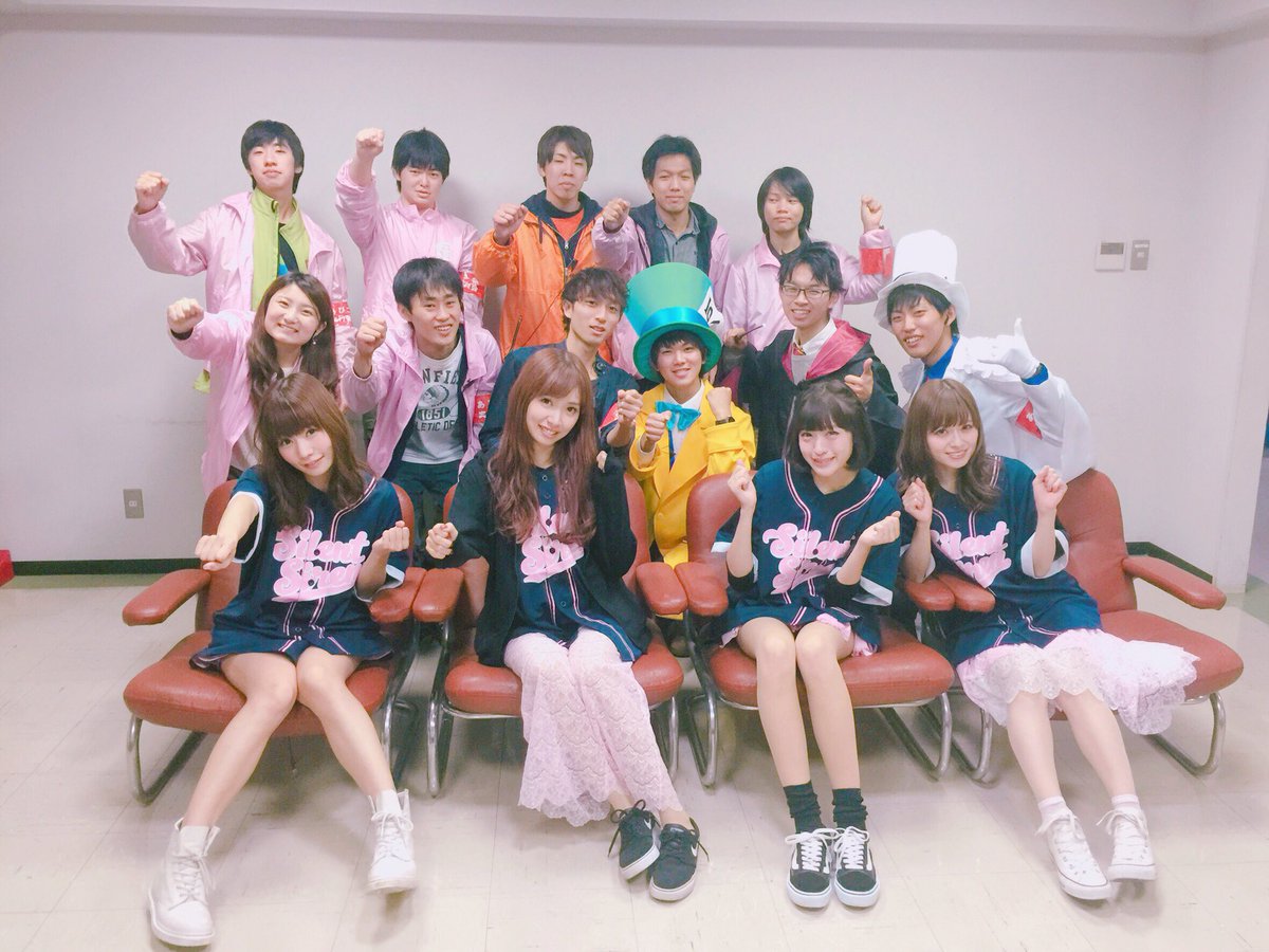 sumiredooon's tweet photo. 中央学院大学ありがとうございました♡実行委員会のみんなもありがとう☺︎♡お外寒かったからみんな風邪ひかないように！
学祭ツアーが始まった〜！いろんな学��まわるのたのしみ！

そのぴーにも会えてうれし💓 https://t.co/xTSnxCaU3k