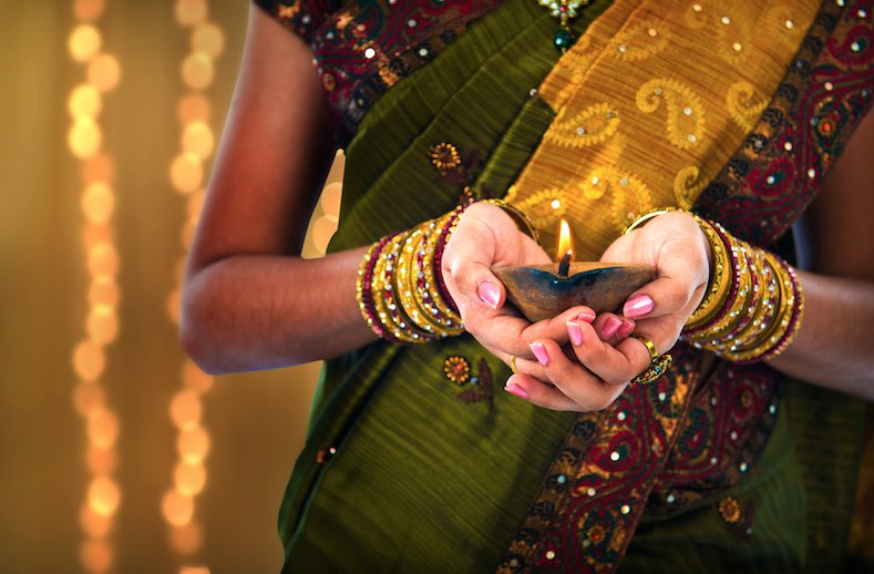UniofOxford's tweet photo. Happy Diwali 2016 from the University of Oxford! https://t.co/stjX3Y1jHS