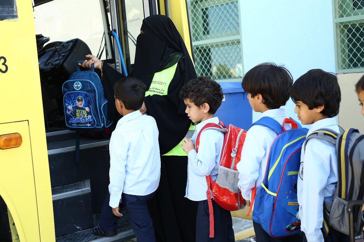 EmiratesTrans's tweet photo. #ET_awarness: Dear parent,  sitting on the seats and keeping the pathways clear ensures the childrens safety , particular during emergency. https://t.co/iGwUYqFMuo