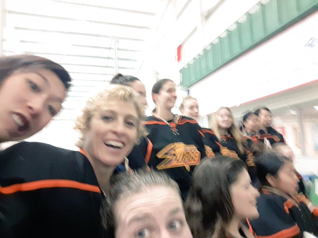 LisaLynamCanada's tweet photo. Fun times with @IslandSurge tonite getting a team pic after game vs Richmond Devils. Close 0-0 score thru 2 periods, 2-1 final #3rdlinegrind https://t.co/oVAGAoDAEJ