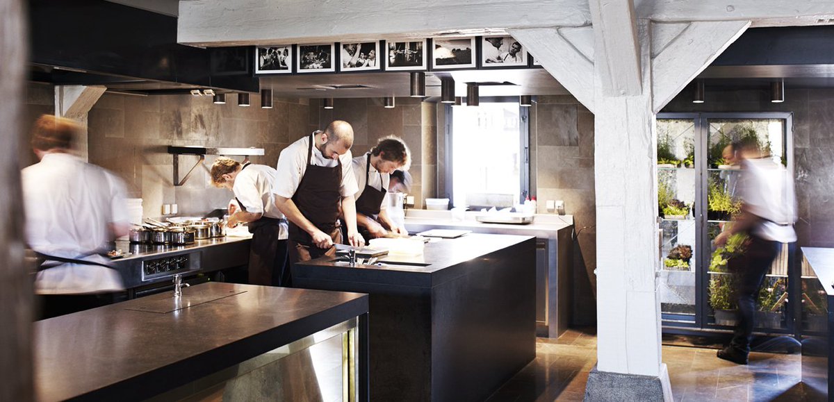 HedonistasMag's tweet photo. Restaurante Noma: cuando la gastronomía nórdica se hizo norma 🍴 https://t.co/rqG5igGtSw #noma #nordiccuisine #nomarestaurant #foodlover https://t.co/Ira606gePs
