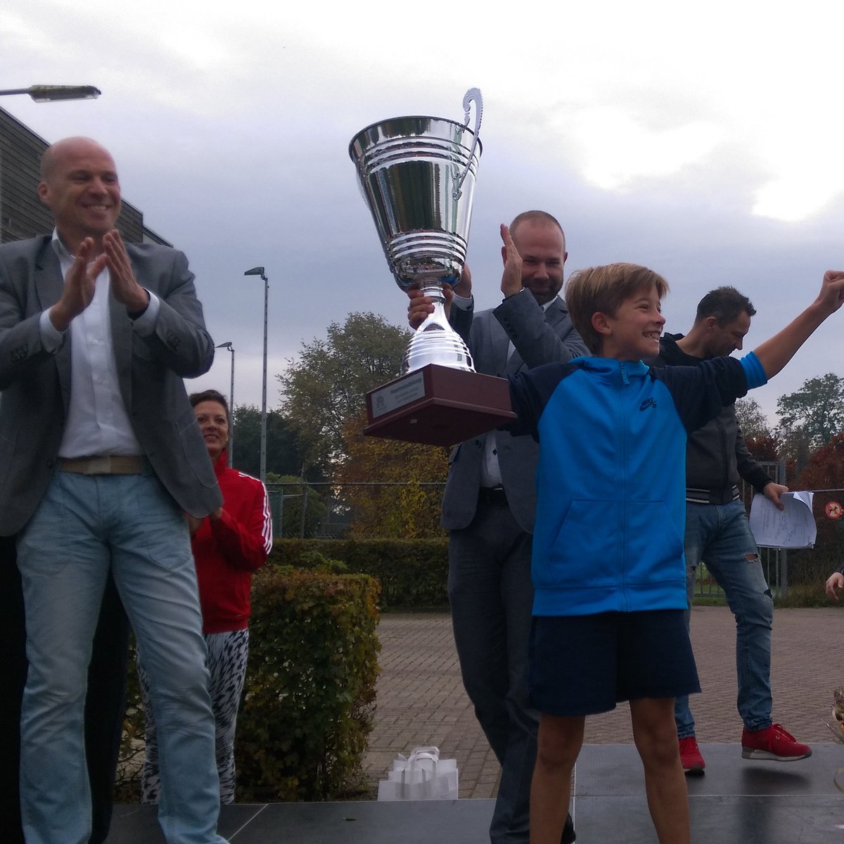 Evenaar sportiefste school bij <a href="/Heemstedeloop/">Heemstede Loop</a> @heemstede @ngdaal @sebasnieuwland