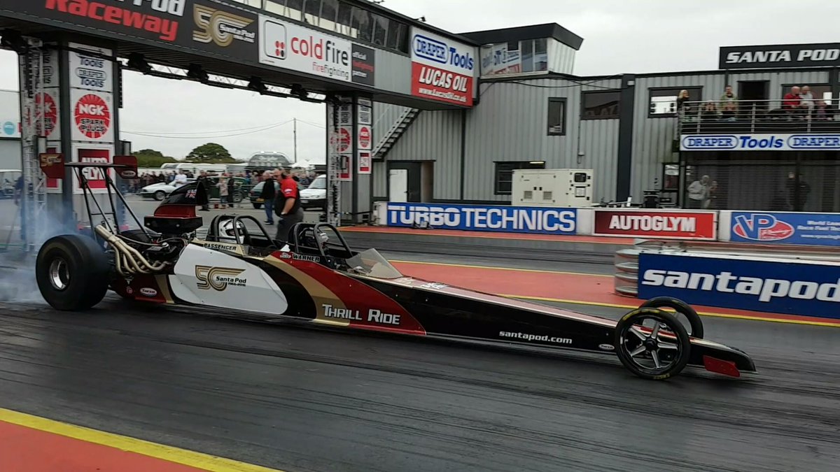 EmziiBoo_'s tweet image. Oh yeah,I went in this yesterday 😄👌 #SantaPod #FlameandThunder #DragRacing #2SeaterDragster