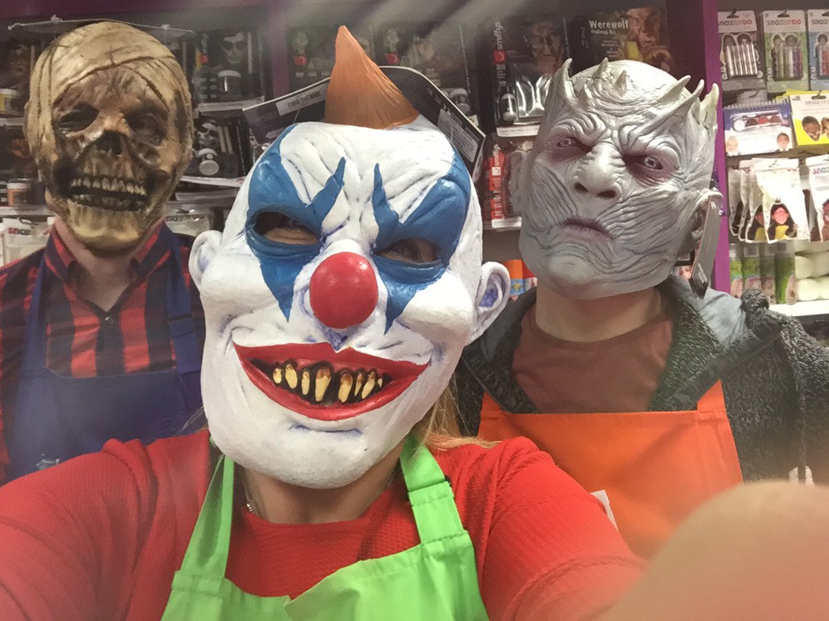 Need some last minutes Halloween costumes? Lucan &amp; Celbridge shops open from 12-5! partymad.ie