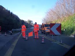 giornaleprociv's tweet photo. #Terremoto, #Anas chiude alcune strade tra #Umbria e #Marche - #ProtezioneCivile #terremotomarche #terremotoumbria https://t.co/IFOp82tqav https://t.co/WerjIfPIKN