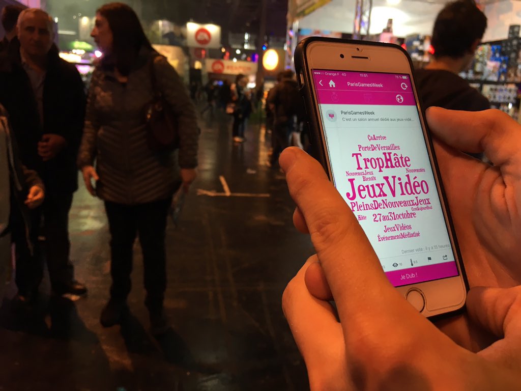Dubble's tweet photo. On est à la @ParisGamesWeek !! Donne ton avis de la pgw directement sur l'application. On t'attend dubbler 😉 #RT #PGW2016 #Dubble https://t.co/GgHka35Z5R